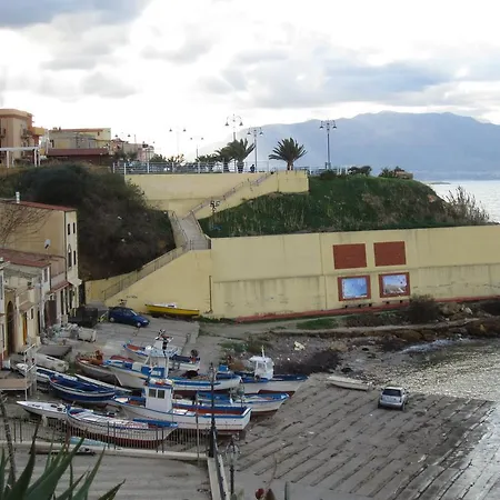 Casa Vacanze Daisy Trappeto  Exterior photo